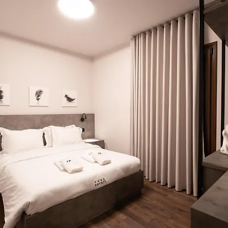 Thea Petra 아파트 칼람파카