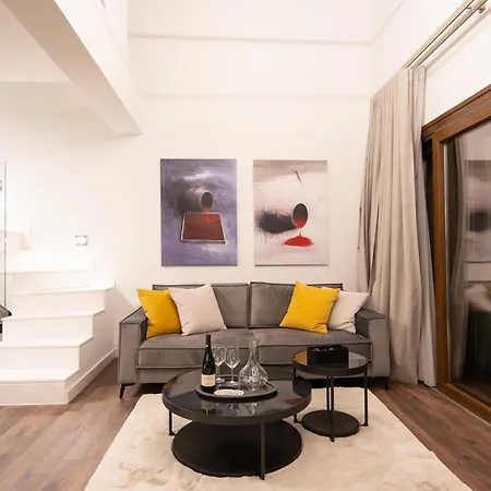 Thea Petra * 칼람파카