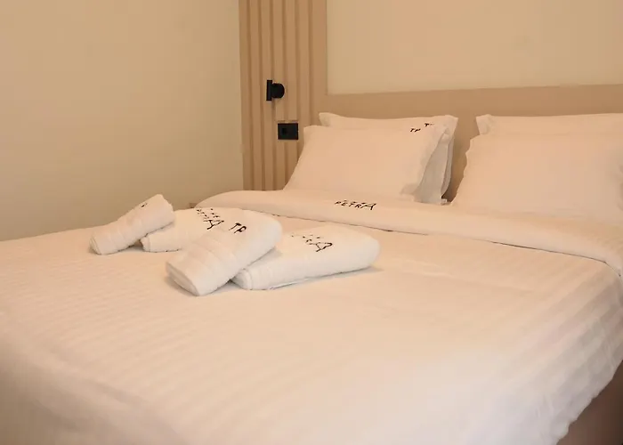 Apartament Thea Petra